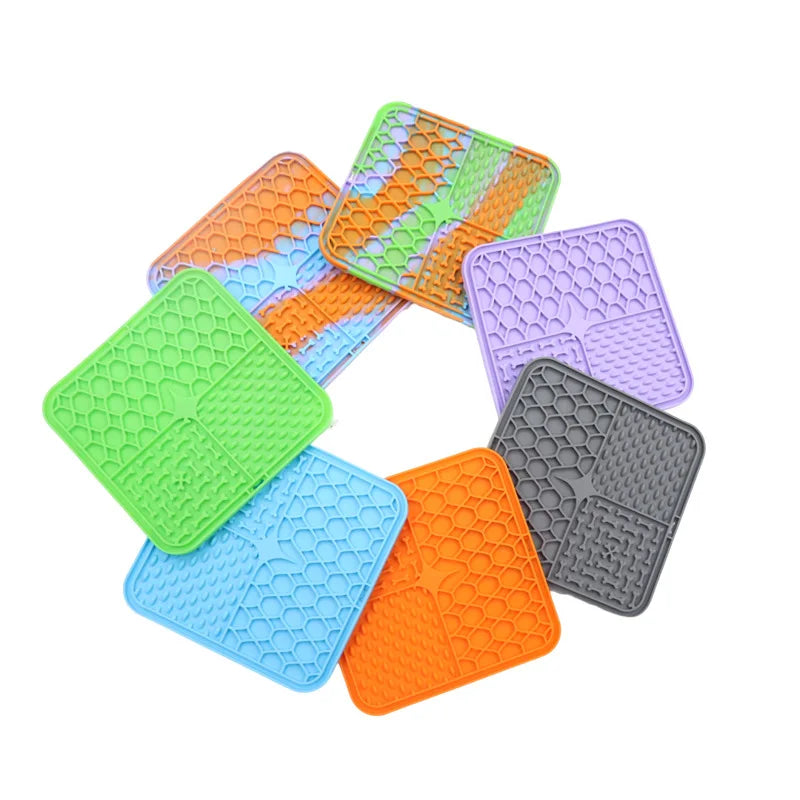 Calming Lick Mat for Dogs & Cats – Anxiety Relief & Slow Feeder